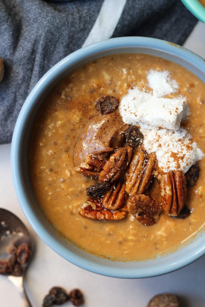 Vegan pumpkin spiced oatmeal gets turned up a notch with collagen protein, flavorful spices and plump raisins. Make ahead breakfast done in 5 minutes!